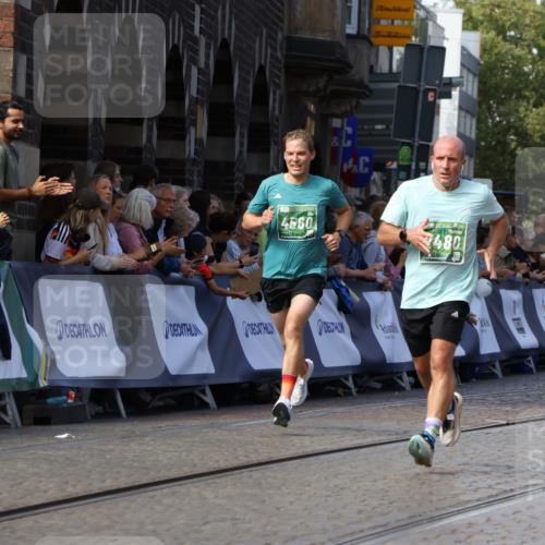 13.09.2026 - 21. swb-Marathon Bremen Strokosch-Dieckow http://msf.ph/oto/10327074 13.09.2026 13:12:25 Ziel 493, 863, 2444, 2447, 2820, 3336, 3703, 4283, 4698, 5893, 5940, 6107, 6739, 7521, 7621, 13013, 1517, 2362, 2480, 3054, 4560, 4879, 5416, 6796, 9775, 9803 meine-sportfotos.de