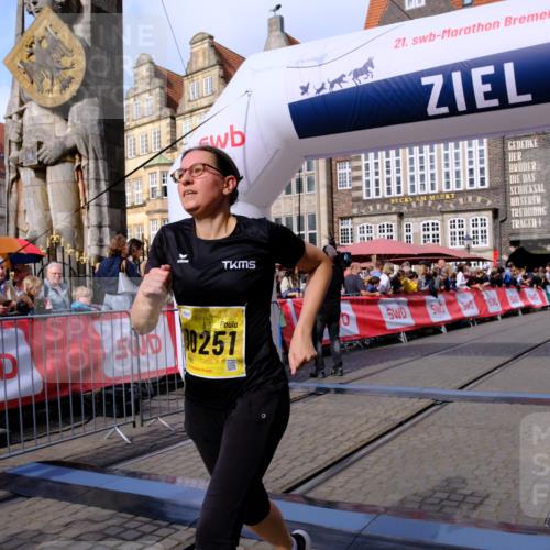 13.09.2026 - 21. swb-Marathon Bremen Tim E. http://msf.ph/oto/10327150 13.09.2026 11:01:52 Ziel 10181, 10251, 10332, 10497, 10560, 10647, 10648, 11075, 11150, 11305, 11324, 11459, 11467, 11550, 11551, 11666, 11668, 11747, 11788, 11798, 11969, 11970, 11985, 11986, 12047, 12062 meine-sportfotos.de