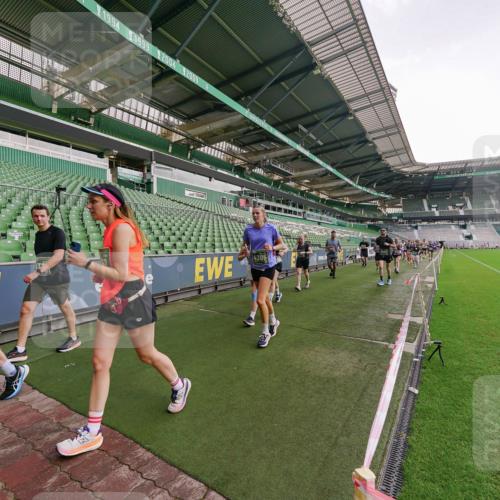 13.09.2026 - 21. swb-Marathon Bremen Michael Burmester http://msf.ph/oto/10327210 13.09.2026 13:32:06 Laufen im Stadion 122, 224, 295, 344, 350, 386, 487, 490, 617, 639, 690, 786, 787, 806, 840, 965, 1114, 1133, 1142, 1292, 1310, 1314, 1326, 1329, 1377, 1427, 1529, 1775, 1801, 1869, 1892, 1897, 1904, 1923, 2216, 2230, 2231, 2253, 2270, 2274, 2320, 2344, 2368, 2372, 2374, 2456, 2514, 2523, 2539, 2556, 2616, 2629, 2637, 2643, 2649, 2677, 2719, 2726, 2769, 2848, 2877, 2945, 2952, 3014, 3038, 3094, 3101, 3140, 3223, 3350, 3379, 3401, 3426, 3572, 3644, 3723, 3736, 3746, 3873, 3918, 3944, 357 meine-sportfotos.de