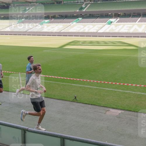 13.09.2026 - 21. swb-Marathon Bremen Michael Burmester http://msf.ph/oto/10327252 13.09.2026 12:57:02 Laufen im Stadion 307, 334, 411, 431, 465, 655, 769, 776, 854, 857, 876, 909, 926, 948, 1010, 1130, 1254, 1535, 1537, 1601, 1750, 1752, 1809, 1881, 1900, 1972, 2001, 2040, 2051, 2075, 2122, 2260, 2324, 2371, 2402, 2423, 2473, 2493, 2535, 2604, 2634, 2640, 2671, 2761, 2812, 2903, 2904, 2948, 3051, 3078, 3119, 3182, 3202, 3290, 3348, 3411, 3450, 3458, 3508, 3514, 3634, 3685, 3690, 3760, 3813, 3866, 3939, 4101, 4135, 4171, 4174, 4316, 4413, 4479, 4733, 5277, 5430, 5530, 5695, 5867 meine-sportfotos.de
