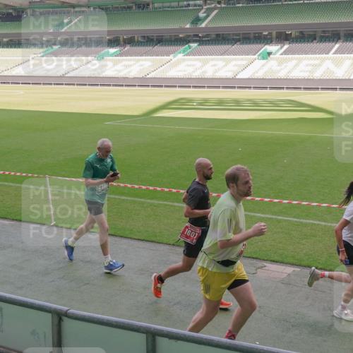13.09.2026 - 21. swb-Marathon Bremen Michael Burmester http://msf.ph/oto/10327333 13.09.2026 12:57:05 Laufen im Stadion 307, 334, 411, 431, 465, 655, 769, 776, 854, 857, 876, 909, 926, 948, 1010, 1130, 1254, 1535, 1537, 1601, 1750, 1752, 1809, 1881, 1900, 1972, 2001, 2040, 2046, 2051, 2075, 2122, 2260, 2324, 2371, 2402, 2423, 2473, 2493, 2535, 2604, 2634, 2640, 2671, 2761, 2812, 2903, 2904, 2948, 3051, 3078, 3119, 3182, 3202, 3290, 3319, 3348, 3411, 3450, 3458, 3508, 3514, 3634, 3685, 3690, 3760, 3813, 3866, 3939, 4101, 4135, 4171, 4174, 4316, 4413, 4479, 4733, 5695, 5867 meine-sportfotos.de