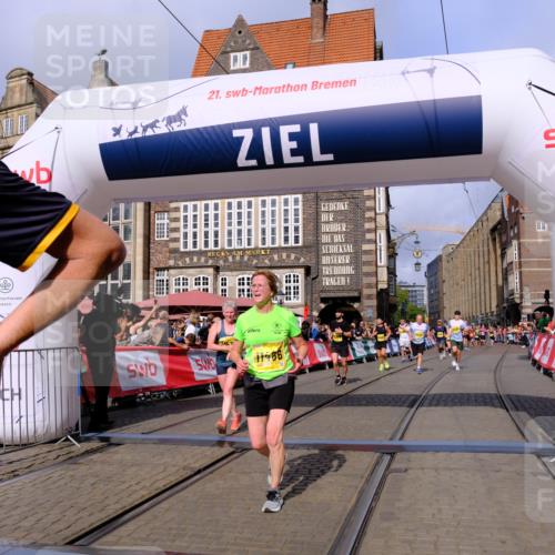 13.09.2026 - 21. swb-Marathon Bremen Tim E. http://msf.ph/oto/10327390 13.09.2026 11:02:02 Ziel 10251, 10332, 10409, 10444, 10497, 11075, 11115, 11150, 11305, 11369, 11412, 11413, 11479, 11486, 11668, 11747, 11985, 11986, 12379, 12466 meine-sportfotos.de