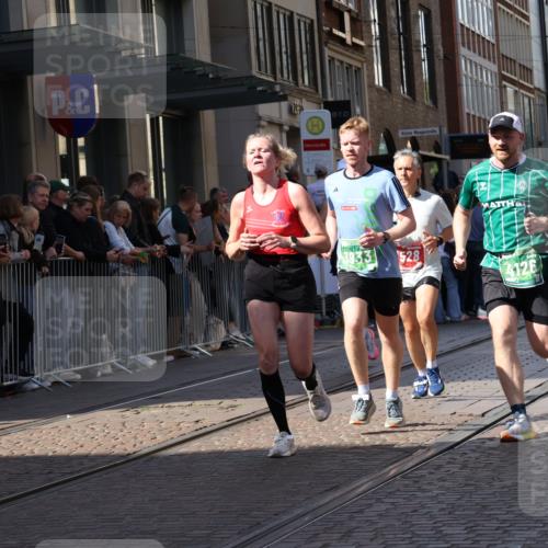 13.09.2026 - 21. swb-Marathon Bremen Strokosch-Dieckow http://msf.ph/oto/10327400 13.09.2026 13:20:42 Ziel 854, 1056, 1191, 1881, 2425, 2640, 3356, 3450, 3933, 4126, 4316, 4362, 4465, 4612, 4734, 5161, 6357, 6401, 6680, 6970, 7902, 8005, 8237, 8323, 8622, 8971, 9267, 9268, 13120, 201, 232, 334, 541, 769, 876, 1197, 1528, 1646, 2493, 2953, 3813, 3866, 4174, 4351, 4357, 4358, 4482, 5137, 5213, 5450, 5493, 5855, 5954, 6177, 6495, 6496, 7411, 7517, 8005, 8141, 8804, 9047, 9162, 9691, 9721, 9949, 13126, 13222 meine-sportfotos.de