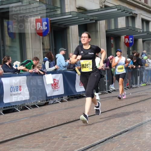 13.09.2026 - 21. swb-Marathon Bremen Strokosch-Dieckow http://msf.ph/oto/10327401 13.09.2026 11:01:31 Ziel 10257, 10332, 10409, 10444, 10497, 10817, 11075, 11115, 11150, 11268, 11305, 11369, 11412, 11413, 11436, 11479, 11486, 11668, 11747, 11859, 11985, 11986, 12095, 12379, 12412, 12466, 10181, 10251, 10560, 10647, 10648, 10678, 10892, 11260, 11306, 11324, 11459, 11467, 11550, 11551, 11666, 11751, 11788, 11796, 11798, 11813, 11816, 11969, 11970, 12047, 12062, 12245, 12283, 12390, 12391 meine-sportfotos.de