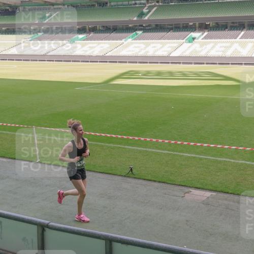 13.09.2026 - 21. swb-Marathon Bremen Michael Burmester http://msf.ph/oto/10327419 13.09.2026 12:57:12 Laufen im Stadion 307, 334, 411, 431, 465, 769, 776, 854, 857, 876, 909, 926, 948, 1010, 1130, 1191, 1199, 1254, 1535, 1601, 1750, 1752, 1809, 1881, 1900, 1972, 2001, 2040, 2046, 2051, 2075, 2122, 2260, 2324, 2371, 2402, 2423, 2473, 2493, 2535, 2634, 2640, 2671, 2761, 2812, 2903, 2904, 2948, 3051, 3078, 3119, 3182, 3202, 3290, 3319, 3348, 3411, 3450, 3458, 3508, 3514, 3634, 3685, 3690, 3760, 3813, 3866, 3939, 4101, 4120, 4135, 4171, 4174, 4316, 4479, 5695 meine-sportfotos.de