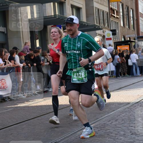13.09.2026 - 21. swb-Marathon Bremen Strokosch-Dieckow http://msf.ph/oto/10327438 13.09.2026 13:20:44 Ziel 854, 1056, 1191, 1881, 2425, 2640, 3356, 3450, 3933, 4126, 4316, 4362, 4465, 4612, 4734, 5161, 6357, 6401, 6680, 6970, 7902, 8237, 8323, 8408, 8622, 8791, 8971, 9267, 9268, 13120, 201, 334, 541, 769, 876, 1197, 1528, 1646, 2493, 2953, 3813, 3866, 4174, 4357, 4358, 4482, 5137, 5213, 5493, 5855, 5954, 6177, 6495, 6496, 7411, 7517, 8005, 8141, 8804, 9162, 9691, 9721, 9949, 13126, 13222 meine-sportfotos.de