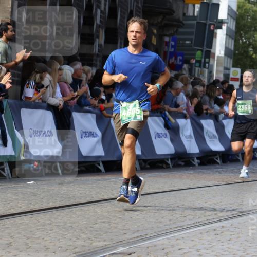 13.09.2026 - 21. swb-Marathon Bremen Strokosch-Dieckow http://msf.ph/oto/10327456 13.09.2026 13:12:45 Ziel 899, 1517, 2480, 3054, 3362, 3830, 4560, 5416, 6796, 7328, 7521, 8981, 9803, 1513, 2350, 2442, 2559, 2801, 2858, 4605, 5379, 5965, 8798, 9217, 13140 meine-sportfotos.de