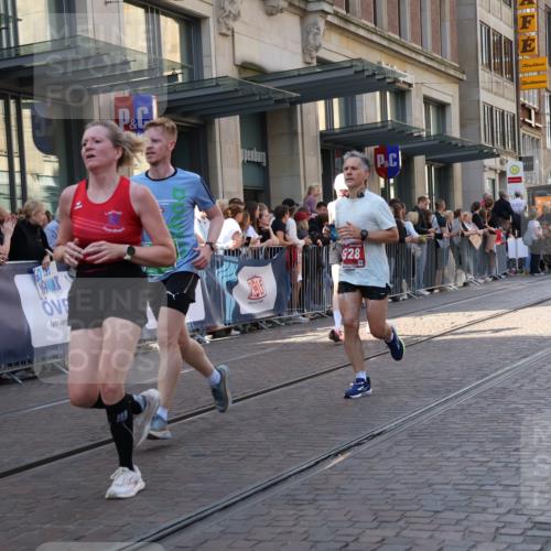 13.09.2026 - 21. swb-Marathon Bremen Strokosch-Dieckow http://msf.ph/oto/10327492 13.09.2026 13:20:45 Ziel 226, 854, 1056, 1191, 1881, 2425, 2640, 2979, 3356, 3450, 3933, 4126, 4316, 4362, 4465, 4612, 4734, 5161, 6357, 6401, 6680, 6970, 7902, 8237, 8323, 8408, 8622, 8791, 8971, 9267, 9268, 13120, 201, 334, 541, 769, 876, 1197, 1528, 1646, 2493, 2953, 3813, 3866, 4174, 4357, 4358, 4482, 5213, 5493, 5855, 5954, 6177, 6495, 6496, 7411, 7517, 8005, 8141, 8804, 9162, 9691, 9721, 9949, 13126 meine-sportfotos.de
