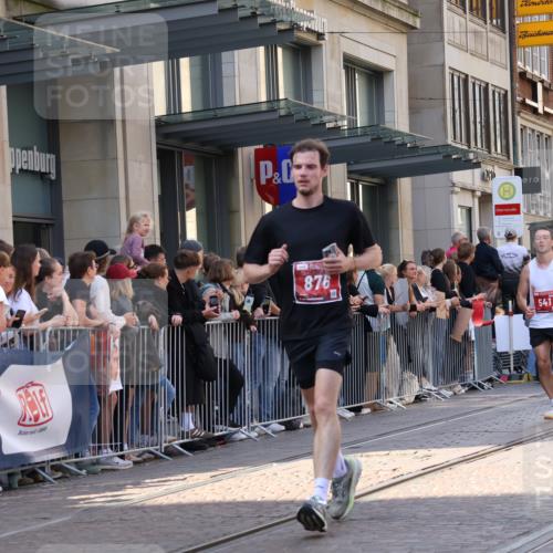 13.09.2026 - 21. swb-Marathon Bremen Strokosch-Dieckow http://msf.ph/oto/10327581 13.09.2026 13:20:48 Ziel 226, 854, 1056, 1191, 2425, 2979, 3450, 3933, 4126, 4316, 4362, 4465, 4734, 6357, 6401, 6680, 6970, 7902, 8237, 8323, 8408, 8622, 8791, 8971, 9267, 9268, 13120, 541, 769, 876, 1528, 1881, 2493, 2640, 3356, 3813, 3866, 4174, 4357, 4358, 4482, 4612, 5161, 5213, 5493, 5855, 5954, 6177, 6495, 6496, 6680, 7411, 7517, 8005, 8141, 8804, 9162, 9691, 9721, 9949, 13126 meine-sportfotos.de