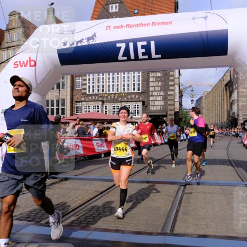 13.09.2026 - 21. swb-Marathon Bremen Tim E. http://msf.ph/oto/10327650 13.09.2026 11:02:11 Ziel 10257, 10409, 10444, 10617, 10817, 10924, 11115, 11268, 11369, 11412, 11413, 11436, 11479, 11486, 11668, 11747, 11859, 12095, 12145, 12360, 12379, 12412, 12466, 12506 meine-sportfotos.de