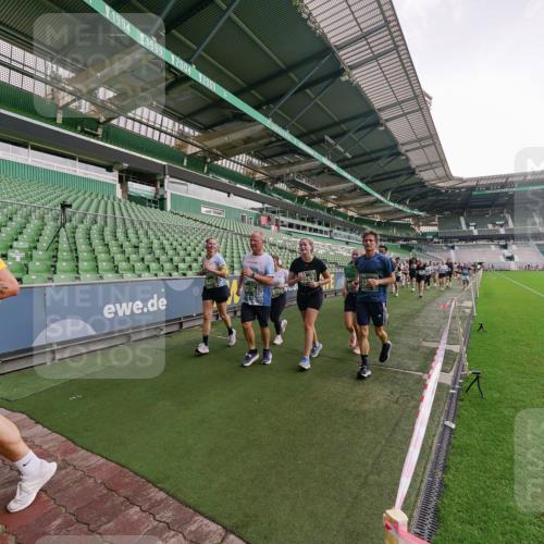 13.09.2026 - 21. swb-Marathon Bremen Michael Burmester http://msf.ph/oto/10327660 13.09.2026 13:32:57 Laufen im Stadion 155, 344, 350, 386, 490, 594, 617, 690, 765, 786, 787, 1001, 1051, 1133, 1142, 1292, 1310, 1326, 1377, 1427, 1591, 1592, 1760, 1801, 1869, 1892, 1897, 1904, 1923, 2077, 2132, 2226, 2230, 2231, 2253, 2270, 2274, 2320, 2344, 2374, 2399, 2400, 2456, 2514, 2515, 2523, 2539, 2556, 2616, 2630, 2649, 2718, 2769, 2848, 2945, 2982, 3014, 3140, 3223, 3350, 3379, 3443, 3503, 3572, 3601, 3614, 3644, 3736, 3746, 3797, 3901, 3911, 3944, 3952 meine-sportfotos.de