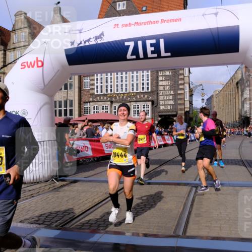 13.09.2026 - 21. swb-Marathon Bremen Tim E. http://msf.ph/oto/10327673 13.09.2026 11:02:11 Ziel 10257, 10409, 10444, 10617, 10817, 10924, 11115, 11268, 11369, 11412, 11413, 11436, 11479, 11486, 11668, 11747, 11859, 12095, 12145, 12360, 12379, 12412, 12466, 12506 meine-sportfotos.de