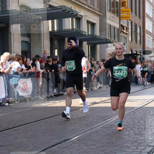 13.09.2026 - 21. swb-Marathon Bremen Strokosch-Dieckow http://msf.ph/oto/10327683 13.09.2026 13:20:50 Ziel 226, 854, 1191, 2425, 2979, 3450, 3534, 3933, 4126, 4316, 4362, 4445, 4465, 4734, 6357, 6401, 6970, 7902, 8237, 8323, 8408, 8622, 8791, 8971, 9267, 9268, 9900, 13120, 541, 769, 876, 1056, 1528, 1881, 2425, 2640, 3356, 3813, 3866, 4174, 4316, 4357, 4358, 4482, 4612, 5161, 5213, 5493, 5855, 5954, 6177, 6401, 6495, 6496, 6680, 7411, 7517, 8005, 8141, 8804, 9162, 9691, 9721, 9949, 13126 meine-sportfotos.de