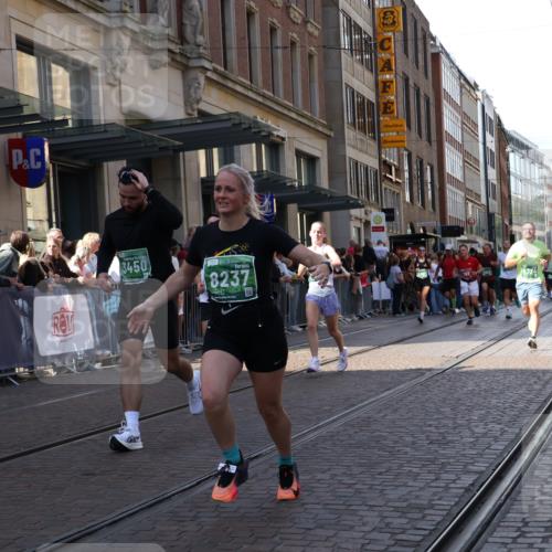 13.09.2026 - 21. swb-Marathon Bremen Strokosch-Dieckow http://msf.ph/oto/10327718 13.09.2026 13:20:51 Ziel 226, 854, 1191, 2979, 3450, 3534, 3933, 4126, 4362, 4445, 4465, 4519, 4734, 6357, 6970, 7902, 8237, 8323, 8408, 8622, 8791, 8971, 9267, 9268, 9900, 13120, 541, 769, 876, 1056, 1528, 1881, 2425, 2640, 3356, 3813, 3866, 4174, 4316, 4357, 4482, 4612, 5161, 5213, 5493, 5855, 5954, 6177, 6401, 6495, 6496, 6680, 7411, 7517, 8005, 8141, 8804, 9162, 9691, 9721, 9949, 13126 meine-sportfotos.de