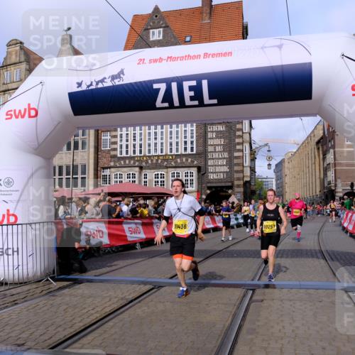 13.09.2026 - 21. swb-Marathon Bremen Tim E. http://msf.ph/oto/10327759 13.09.2026 11:02:15 Ziel 10257, 10409, 10444, 10500, 10617, 10803, 10817, 10924, 11115, 11268, 11369, 11412, 11413, 11436, 11859, 12016, 12095, 12145, 12360, 12379, 12412, 12466, 12506 meine-sportfotos.de