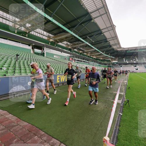 13.09.2026 - 21. swb-Marathon Bremen Michael Burmester http://msf.ph/oto/10327765 13.09.2026 13:33:07 Laufen im Stadion 155, 344, 350, 386, 428, 490, 594, 617, 690, 765, 786, 787, 1001, 1051, 1098, 1133, 1292, 1326, 1377, 1427, 1557, 1591, 1592, 1661, 1760, 1801, 1869, 1897, 1923, 1996, 2077, 2132, 2226, 2230, 2231, 2253, 2270, 2274, 2320, 2344, 2374, 2399, 2400, 2456, 2479, 2514, 2515, 2523, 2539, 2543, 2556, 2616, 2630, 2649, 2718, 2757, 2769, 2787, 2848, 2945, 2982, 3014, 3350, 3379, 3443, 3503, 3572, 3577, 3601, 3614, 3644, 3746, 3797, 3875, 3901, 3911, 3952, 4001 meine-sportfotos.de