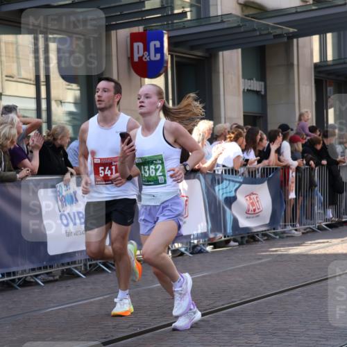13.09.2026 - 21. swb-Marathon Bremen Strokosch-Dieckow http://msf.ph/oto/10327779 13.09.2026 13:20:52 Ziel 226, 854, 1191, 2979, 3450, 3534, 3933, 4126, 4234, 4362, 4445, 4465, 4484, 4519, 4734, 6357, 6970, 7902, 8237, 8323, 8408, 8622, 8791, 8971, 9267, 9268, 9900, 13120, 541, 769, 876, 1056, 1528, 1881, 2425, 2640, 3356, 3813, 3866, 4126, 4174, 4316, 4357, 4482, 4612, 5161, 5213, 5855, 5954, 6177, 6401, 6495, 6680, 7411, 7517, 7902, 8005, 8141, 8804, 9162, 9691, 9949, 13126 meine-sportfotos.de