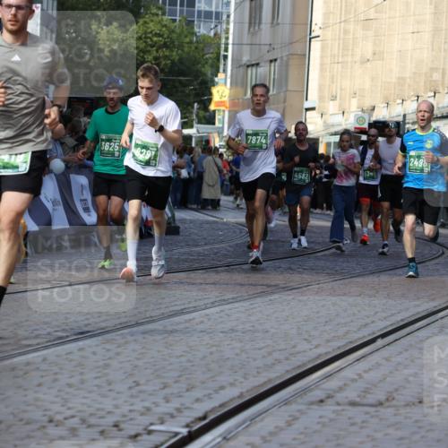 13.09.2026 - 21. swb-Marathon Bremen Strokosch-Dieckow http://msf.ph/oto/10327782 13.09.2026 13:13:01 Ziel 2350, 2362, 3054, 3988, 4605, 4879, 5416, 6796, 8029, 9775, 9803, 13106, 280, 313, 621, 868, 987, 1207, 2498, 2962, 3566, 3625, 4582, 5345, 5769, 7874, 8197, 8291, 8419, 8464, 9092 meine-sportfotos.de