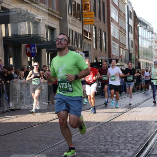 13.09.2026 - 21. swb-Marathon Bremen Strokosch-Dieckow http://msf.ph/oto/10327811 13.09.2026 13:20:53 Ziel 226, 854, 1191, 2979, 3450, 3534, 3933, 4234, 4362, 4445, 4465, 4484, 4519, 4734, 6357, 6970, 8237, 8323, 8408, 8622, 8791, 8971, 9267, 9268, 9900, 13120, 541, 769, 876, 1056, 1528, 1881, 2425, 2640, 3356, 3813, 3866, 4126, 4174, 4316, 4357, 4465, 4482, 4612, 5161, 5213, 5855, 5954, 6177, 6401, 6495, 6680, 7411, 7517, 7902, 8005, 8141, 8804, 9162, 9691, 9949, 13126 meine-sportfotos.de