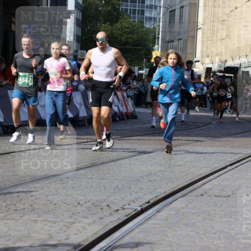 13.09.2026 - 21. swb-Marathon Bremen Strokosch-Dieckow http://msf.ph/oto/10327901 13.09.2026 13:13:06 Ziel 1513, 2350, 2362, 2442, 3988, 4605, 4879, 5379, 5965, 8029, 8798, 9775, 13106, 280, 621, 987, 1207, 2130, 2962, 3566, 3625, 4582, 5345, 5769, 6038, 6394, 7874, 8197, 8464, 9092 meine-sportfotos.de
