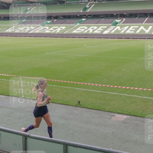 13.09.2026 - 21. swb-Marathon Bremen Michael Burmester http://msf.ph/oto/10327949 13.09.2026 12:58:01 Laufen im Stadion 141, 148, 334, 511, 672, 769, 776, 789, 790, 857, 909, 1010, 1119, 1191, 1199, 1254, 1281, 1535, 1601, 1642, 1647, 1752, 1809, 1881, 1900, 1931, 1933, 2046, 2051, 2075, 2324, 2343, 2367, 2371, 2397, 2402, 2423, 2425, 2493, 2634, 2640, 2671, 2761, 2771, 2807, 2903, 2904, 3051, 3078, 3120, 3138, 3148, 3182, 3186, 3319, 3338, 3435, 3450, 3458, 3514, 3534, 3560, 3634, 3655, 3685, 3690, 3695, 3760, 3813, 3866, 3933, 3939, 4101, 4120, 4174, 4316, 205 meine-sportfotos.de
