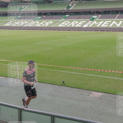 13.09.2026 - 21. swb-Marathon Bremen Michael Burmester http://msf.ph/oto/10327965 13.09.2026 12:58:03 Laufen im Stadion 141, 148, 334, 511, 672, 769, 776, 789, 790, 857, 909, 1010, 1119, 1191, 1199, 1254, 1281, 1535, 1601, 1642, 1647, 1752, 1809, 1881, 1900, 1931, 1933, 2046, 2051, 2075, 2324, 2343, 2367, 2371, 2397, 2402, 2423, 2425, 2493, 2634, 2640, 2671, 2761, 2771, 2807, 2903, 2904, 3021, 3051, 3078, 3120, 3138, 3148, 3182, 3186, 3319, 3338, 3435, 3450, 3458, 3514, 3534, 3560, 3634, 3655, 3685, 3690, 3695, 3760, 3813, 3866, 3933, 3939, 4101, 4120, 4174, 4316, 205 meine-sportfotos.de