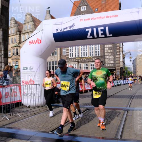 13.09.2026 - 21. swb-Marathon Bremen Tim E. http://msf.ph/oto/10328011 13.09.2026 11:02:20 Ziel 10257, 10409, 10444, 10473, 10500, 10617, 10636, 10803, 10817, 10924, 11115, 11268, 11436, 11811, 11859, 12016, 12094, 12095, 12135, 12145, 12360, 12412, 12437, 12466, 12506 meine-sportfotos.de