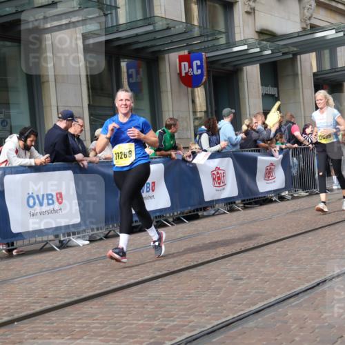 13.09.2026 - 21. swb-Marathon Bremen Strokosch-Dieckow http://msf.ph/oto/10328186 13.09.2026 11:01:49 Ziel 10173, 10257, 10331, 10439, 10444, 10473, 10500, 10617, 10636, 10803, 10817, 10915, 10924, 10943, 11249, 11268, 11436, 11576, 11811, 11859, 11886, 12016, 12042, 12094, 12095, 12134, 12135, 12145, 12360, 12412, 12437, 12506, 10181, 10251, 10332, 10409, 10444, 10497, 11075, 11115, 11150, 11305, 11324, 11369, 11412, 11413, 11479, 11486, 11550, 11551, 11666, 11668, 11747, 11788, 11798, 11985, 11986, 12047, 12379, 12466 meine-sportfotos.de