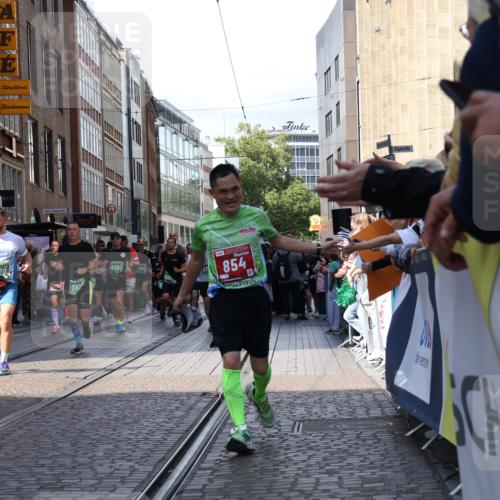 13.09.2026 - 21. swb-Marathon Bremen Strokosch-Dieckow http://msf.ph/oto/10328305 13.09.2026 13:21:08 Ziel 226, 1130, 2570, 2904, 2979, 3120, 3202, 3435, 3534, 3655, 3930, 4165, 4234, 4445, 4484, 4519, 5542, 6862, 7176, 8184, 8270, 8384, 8408, 8730, 8791, 8923, 9048, 9514, 9722, 9900, 13145, 854, 1056, 1191, 1881, 2425, 2640, 3356, 3450, 3933, 4126, 4316, 4362, 4465, 4612, 4734, 5161, 6357, 6401, 6680, 6970, 7902, 8237, 8323, 8622, 8791, 8971, 9267, 9268, 13120 meine-sportfotos.de
