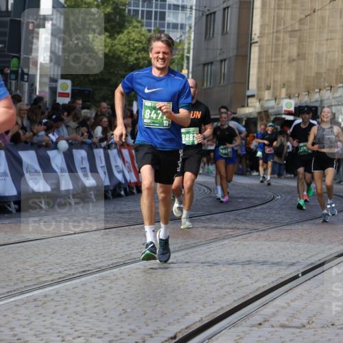 13.09.2026 - 21. swb-Marathon Bremen Strokosch-Dieckow http://msf.ph/oto/10328420 13.09.2026 13:13:26 Ziel 280, 313, 621, 868, 987, 1207, 2498, 2559, 2801, 2858, 3566, 3625, 4582, 5345, 5379, 5769, 6349, 7874, 8291, 8419, 8464, 9092, 9217, 13140, 779, 2401, 2767, 2882, 7493, 8477, 8840, 9442, 13099 meine-sportfotos.de