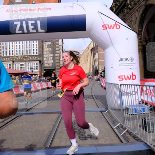 13.09.2026 - 21. swb-Marathon Bremen Tim E. http://msf.ph/oto/10328487 13.09.2026 11:02:31 Ziel 10153, 10154, 10173, 10273, 10274, 10278, 10331, 10338, 10439, 10473, 10500, 10636, 10738, 10803, 10885, 10915, 10943, 11249, 11505, 11576, 11811, 11853, 11886, 12016, 12042, 12094, 12134, 12135, 12437, 12506 meine-sportfotos.de