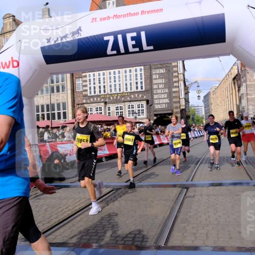 13.09.2026 - 21. swb-Marathon Bremen Tim E. http://msf.ph/oto/10328592 13.09.2026 11:02:37 Ziel 10153, 10154, 10173, 10273, 10274, 10278, 10331, 10338, 10439, 10636, 10738, 10885, 10915, 10943, 11249, 11505, 11576, 11811, 11853, 11886, 12042, 12094, 12134, 12135, 12169, 12437 meine-sportfotos.de