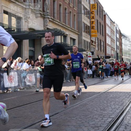 13.09.2026 - 21. swb-Marathon Bremen Strokosch-Dieckow http://msf.ph/oto/10328681 13.09.2026 13:21:17 Ziel 572, 1130, 1254, 2088, 2397, 2570, 2904, 3120, 3202, 3290, 3435, 3655, 3695, 3930, 4165, 4234, 4484, 5542, 6862, 6865, 7176, 8184, 8270, 8384, 8730, 8923, 9048, 9059, 9421, 9514, 9722, 13145, 226, 854, 1191, 2979, 3450, 3534, 3933, 4126, 4234, 4362, 4445, 4465, 4484, 4519, 4734, 6357, 6970, 7902, 8237, 8323, 8408, 8622, 8791, 8971, 9267, 9268, 9900, 13120 meine-sportfotos.de
