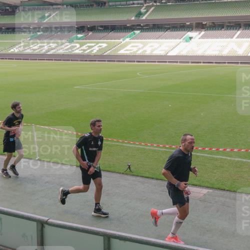 13.09.2026 - 21. swb-Marathon Bremen Michael Burmester http://msf.ph/oto/10328686 13.09.2026 12:58:59 Laufen im Stadion 141, 148, 191, 226, 232, 334, 511, 672, 745, 789, 790, 909, 972, 1080, 1119, 1166, 1191, 1199, 1281, 1516, 1535, 1642, 1647, 1752, 1881, 1931, 1933, 2046, 2210, 2289, 2343, 2367, 2371, 2397, 2423, 2425, 2570, 2577, 2771, 2806, 2807, 2827, 2885, 2899, 2903, 2953, 2961, 2979, 3015, 3021, 3098, 3120, 3124, 3138, 3148, 3182, 3186, 3190, 3233, 3319, 3338, 3435, 3516, 3531, 3534, 3560, 3652, 3655, 3685, 3695, 3933, 3934, 4120, 205 meine-sportfotos.de