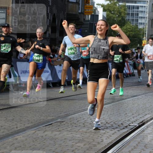 13.09.2026 - 21. swb-Marathon Bremen Strokosch-Dieckow http://msf.ph/oto/10328698 13.09.2026 13:13:32 Ziel 280, 313, 621, 868, 987, 1207, 2130, 2498, 2962, 3566, 3625, 4582, 5345, 5769, 6038, 6349, 6394, 7874, 8197, 8291, 8419, 8464, 9092, 1704, 2401, 2767, 3413, 7493, 7707, 8840, 9442, 9884, 13099 meine-sportfotos.de