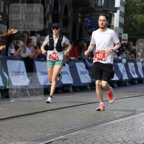 13.09.2026 - 21. swb-Marathon Bremen Strokosch-Dieckow http://msf.ph/oto/10328822 13.09.2026 13:13:36 Ziel 280, 313, 621, 987, 1207, 2130, 2360, 2498, 2962, 3566, 3625, 4582, 5345, 5769, 6038, 6394, 7874, 8197, 8291, 8464, 9092, 524, 683, 1704, 1707, 1937, 2422, 3413, 5443, 6451, 7210, 7707, 9884, 13099 meine-sportfotos.de