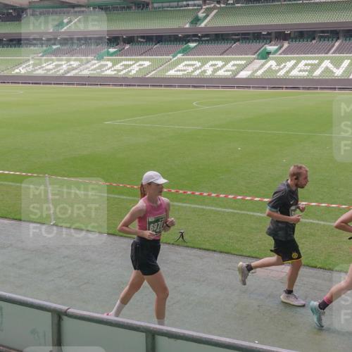 13.09.2026 - 21. swb-Marathon Bremen Michael Burmester http://msf.ph/oto/10328846 13.09.2026 12:59:14 Laufen im Stadion 141, 148, 191, 226, 232, 260, 342, 511, 672, 745, 789, 790, 972, 1080, 1119, 1166, 1191, 1199, 1209, 1281, 1493, 1494, 1516, 1642, 1647, 1931, 1933, 2046, 2088, 2210, 2289, 2343, 2367, 2397, 2425, 2481, 2517, 2570, 2577, 2771, 2806, 2807, 2827, 2885, 2899, 2914, 2953, 2961, 2979, 3015, 3021, 3098, 3120, 3124, 3138, 3148, 3186, 3190, 3233, 3273, 3319, 3338, 3435, 3516, 3531, 3534, 3560, 3652, 3655, 3695, 3861, 3930, 3933, 3934, 4120, 205 meine-sportfotos.de