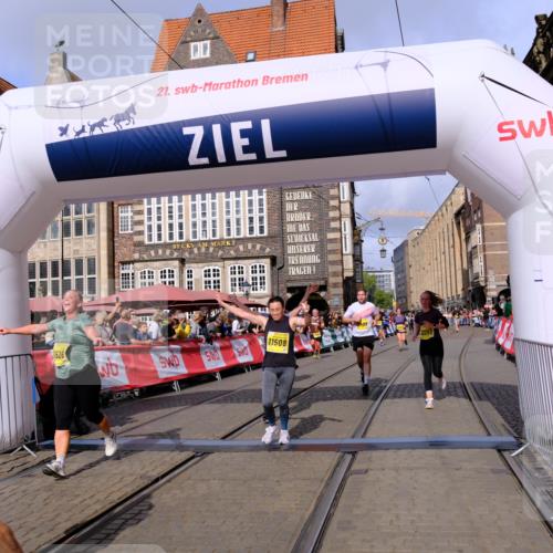 13.09.2026 - 21. swb-Marathon Bremen Tim E. http://msf.ph/oto/10328915 13.09.2026 11:02:48 Ziel 10153, 10154, 10273, 10274, 10278, 10338, 10738, 10885, 11137, 11261, 11505, 11508, 11526, 11554, 11662, 11853, 11890, 11945, 12154, 12169, 12252, 12429, 12489 meine-sportfotos.de