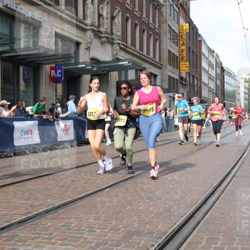 13.09.2026 - 21. swb-Marathon Bremen Strokosch-Dieckow http://msf.ph/oto/10328919 13.09.2026 11:02:05 Ziel 10153, 10154, 10173, 10273, 10274, 10278, 10331, 10338, 10439, 10636, 10738, 10885, 10915, 10943, 11137, 11249, 11505, 11508, 11526, 11554, 11576, 11811, 11853, 11886, 11890, 11945, 12042, 12094, 12134, 12135, 12169, 12252, 12437, 12489, 10257, 10409, 10444, 10473, 10500, 10617, 10803, 10817, 10924, 11115, 11268, 11369, 11412, 11413, 11436, 11479, 11486, 11811, 11859, 12016, 12095, 12145, 12360, 12379, 12412, 12437, 12466, 12506 meine-sportfotos.de