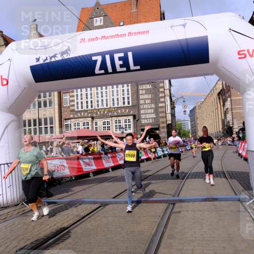 13.09.2026 - 21. swb-Marathon Bremen Tim E. http://msf.ph/oto/10328938 13.09.2026 11:02:48 Ziel 10153, 10154, 10273, 10274, 10278, 10338, 10738, 10885, 11137, 11261, 11505, 11508, 11526, 11554, 11662, 11853, 11890, 11945, 12154, 12169, 12252, 12429, 12489 meine-sportfotos.de