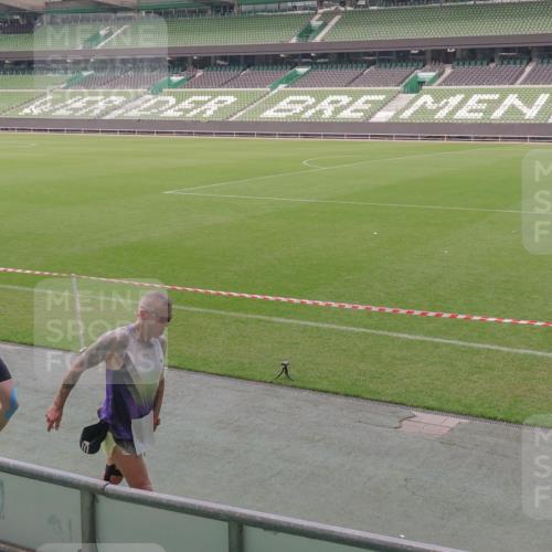 13.09.2026 - 21. swb-Marathon Bremen Michael Burmester http://msf.ph/oto/10328969 13.09.2026 12:59:24 Laufen im Stadion 135, 141, 148, 191, 226, 232, 260, 342, 511, 672, 745, 789, 790, 972, 1080, 1119, 1166, 1209, 1281, 1368, 1493, 1494, 1516, 1642, 1647, 1931, 1933, 1935, 2088, 2210, 2289, 2343, 2367, 2397, 2425, 2481, 2517, 2570, 2577, 2686, 2771, 2806, 2807, 2827, 2885, 2899, 2914, 2953, 2961, 2979, 3015, 3021, 3076, 3098, 3105, 3120, 3124, 3138, 3148, 3186, 3190, 3233, 3273, 3338, 3435, 3516, 3531, 3534, 3560, 3652, 3655, 3695, 3855, 3861, 3930, 3933, 3934, 4120, 205 meine-sportfotos.de