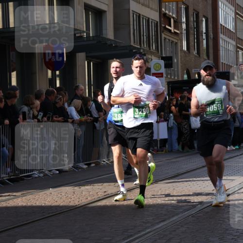 13.09.2026 - 21. swb-Marathon Bremen Strokosch-Dieckow http://msf.ph/oto/10328988 13.09.2026 13:21:26 Ziel 572, 1130, 1209, 1254, 2088, 2397, 2570, 3290, 3338, 3435, 3655, 3695, 3774, 3930, 3934, 4581, 4735, 5542, 6865, 6976, 7098, 7176, 8270, 8384, 8438, 8947, 9048, 9059, 9421, 10120, 13145, 226, 2904, 2979, 3120, 3202, 3450, 3534, 4165, 4234, 4362, 4445, 4484, 4519, 4734, 6357, 6862, 8184, 8323, 8408, 8730, 8791, 8923, 9267, 9268, 9514, 9722, 9900 meine-sportfotos.de