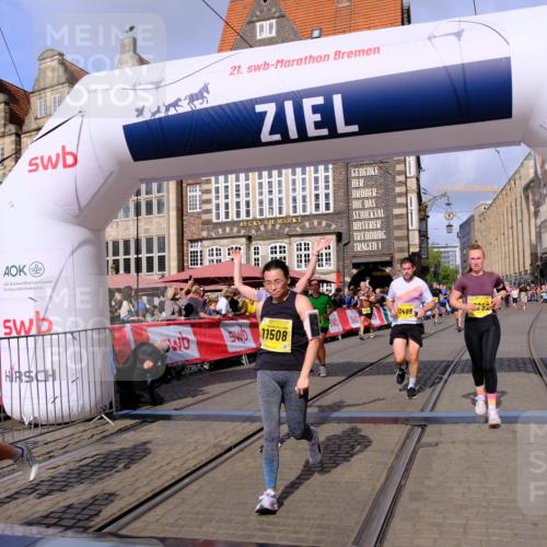 13.09.2026 - 21. swb-Marathon Bremen Tim E. http://msf.ph/oto/10329006 13.09.2026 11:02:49 Ziel 10153, 10154, 10273, 10274, 10278, 10338, 10738, 10885, 11137, 11261, 11505, 11508, 11526, 11554, 11662, 11890, 11945, 12154, 12169, 12252, 12429, 12489 meine-sportfotos.de