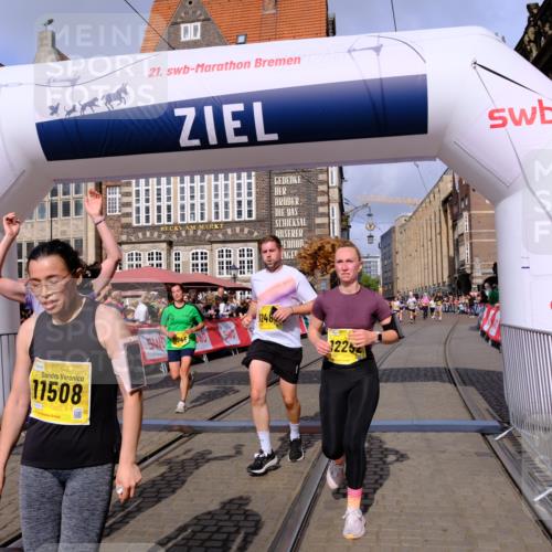 13.09.2026 - 21. swb-Marathon Bremen Tim E. http://msf.ph/oto/10329029 13.09.2026 11:02:50 Ziel 10154, 10273, 10274, 10278, 10338, 10738, 10885, 11137, 11261, 11505, 11508, 11526, 11554, 11662, 11890, 11945, 12154, 12169, 12252, 12429, 12451, 12489 meine-sportfotos.de