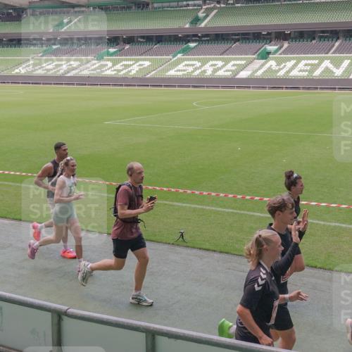 13.09.2026 - 21. swb-Marathon Bremen Michael Burmester http://msf.ph/oto/10329037 13.09.2026 12:59:30 Laufen im Stadion 135, 141, 148, 191, 226, 232, 260, 342, 511, 651, 672, 745, 972, 1080, 1119, 1166, 1209, 1281, 1368, 1493, 1494, 1516, 1642, 1647, 1861, 1931, 1933, 1935, 1963, 2088, 2210, 2289, 2293, 2306, 2343, 2367, 2425, 2481, 2517, 2570, 2577, 2686, 2771, 2806, 2807, 2827, 2885, 2899, 2914, 2953, 2961, 2979, 3015, 3021, 3076, 3098, 3105, 3120, 3124, 3148, 3190, 3233, 3273, 3338, 3354, 3435, 3480, 3516, 3531, 3534, 3560, 3652, 3729, 3855, 3861, 3930, 3933, 3934, 205 meine-sportfotos.de