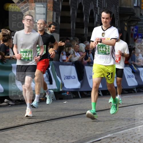 13.09.2026 - 21. swb-Marathon Bremen Strokosch-Dieckow http://msf.ph/oto/10329070 13.09.2026 13:13:50 Ziel 779, 2130, 2360, 2401, 2767, 2882, 6407, 7493, 8477, 8568, 8840, 8963, 9442, 524, 670, 1433, 1613, 2422, 2701, 2824, 3236, 5443, 5593, 5610, 7210, 7283, 7435, 8118, 8886, 9426, 9635, 10105 meine-sportfotos.de
