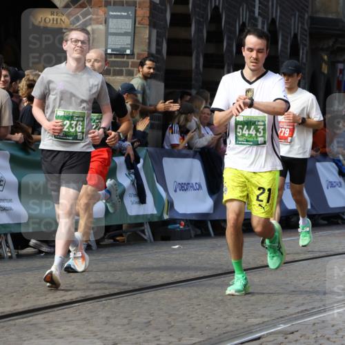 13.09.2026 - 21. swb-Marathon Bremen Strokosch-Dieckow http://msf.ph/oto/10329092 13.09.2026 13:13:50 Ziel 779, 2130, 2360, 2401, 2767, 2882, 6407, 7493, 8477, 8568, 8840, 8963, 9442, 524, 670, 1433, 1613, 2422, 2701, 2824, 3236, 5443, 5593, 5610, 7210, 7283, 7435, 8118, 8886, 9426, 9635, 10105 meine-sportfotos.de