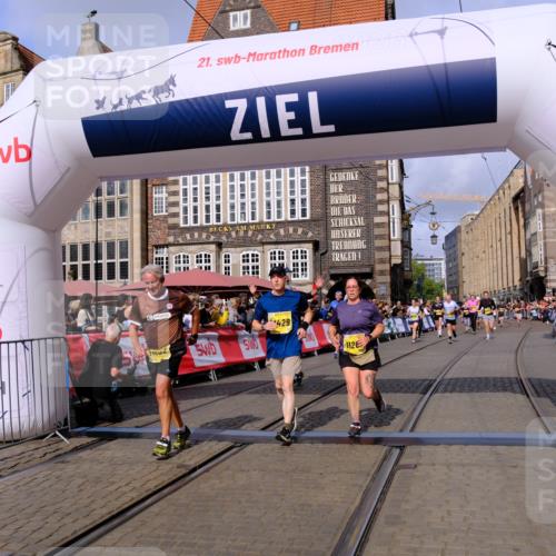 13.09.2026 - 21. swb-Marathon Bremen Tim E. http://msf.ph/oto/10329121 13.09.2026 11:02:54 Ziel 10190, 10945, 10985, 11096, 11137, 11261, 11508, 11526, 11554, 11662, 11701, 11776, 11890, 11945, 12154, 12169, 12252, 12429, 12451, 12489 meine-sportfotos.de