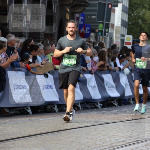 13.09.2026 - 21. swb-Marathon Bremen Strokosch-Dieckow http://msf.ph/oto/10329235 13.09.2026 13:13:56 Ziel 779, 2360, 2401, 2767, 2882, 3413, 6407, 7493, 7707, 8477, 8568, 8840, 8963, 9442, 9884, 13099, 235, 1433, 1613, 2701, 2824, 5593, 5610, 6145, 7029, 7435, 7963, 8118, 8886, 9426, 10105 meine-sportfotos.de