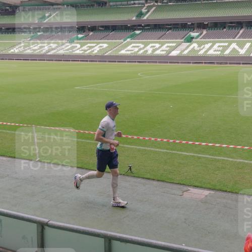 13.09.2026 - 21. swb-Marathon Bremen Michael Burmester http://msf.ph/oto/10329268 13.09.2026 12:59:53 Laufen im Stadion 135, 148, 191, 226, 232, 260, 342, 651, 745, 972, 1080, 1166, 1209, 1368, 1493, 1494, 1516, 1650, 1861, 1935, 1963, 2088, 2210, 2289, 2293, 2306, 2322, 2367, 2427, 2481, 2517, 2570, 2577, 2686, 2700, 2708, 2771, 2806, 2807, 2827, 2885, 2899, 2906, 2914, 2953, 2961, 2979, 3015, 3021, 3076, 3098, 3105, 3120, 3124, 3145, 3168, 3173, 3190, 3233, 3273, 3354, 3435, 3480, 3516, 3531, 3652, 3729, 3774, 3855, 3856, 3861, 3930, 3934 meine-sportfotos.de